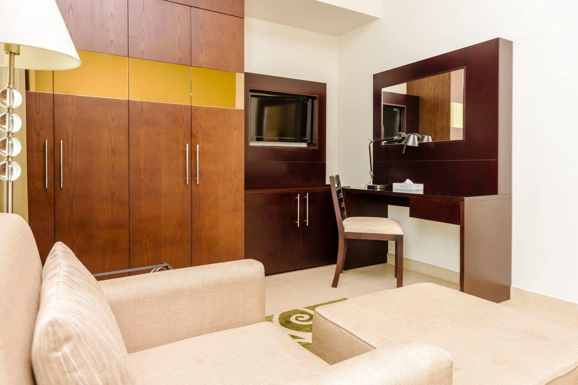 Tower Hotel Apartments Abu Dhabi Exterior photo